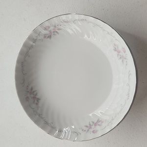 4 Gold Standard Salad Bowls